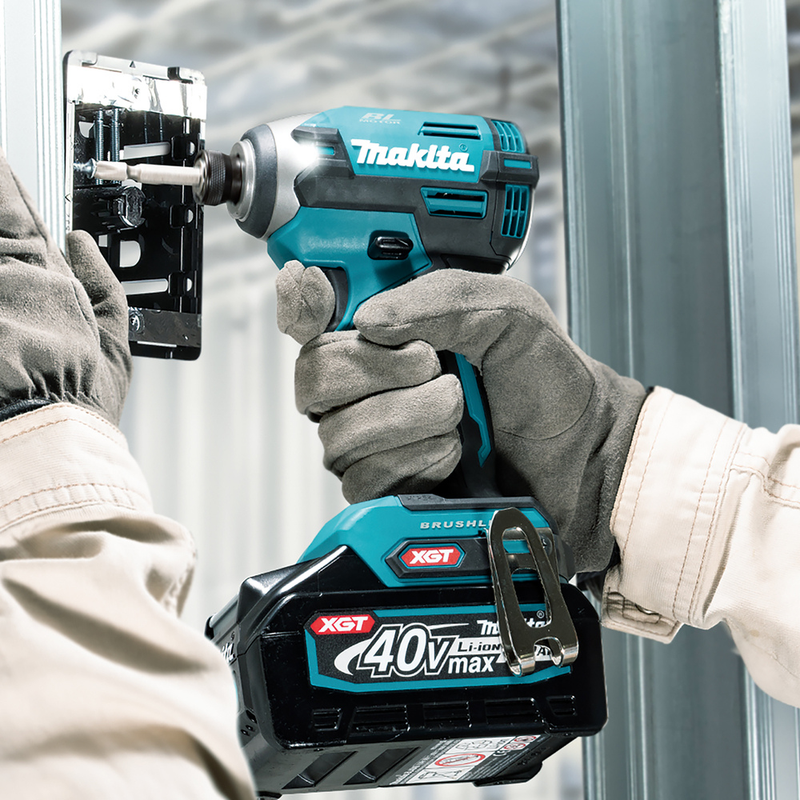 MAKITA  APARAFUSADORA IMPACTO BL 40V MAX XGT 210NM - TD003GZ