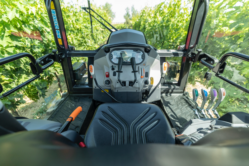 Trator de Rastos McCormick X4-120TM CABINADO