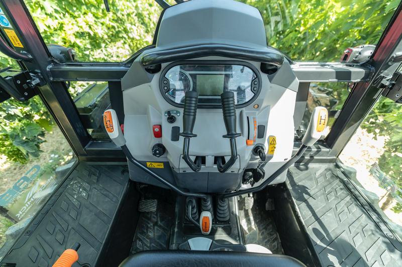 Trator de Rastos McCormick X4-120TM CABINADO