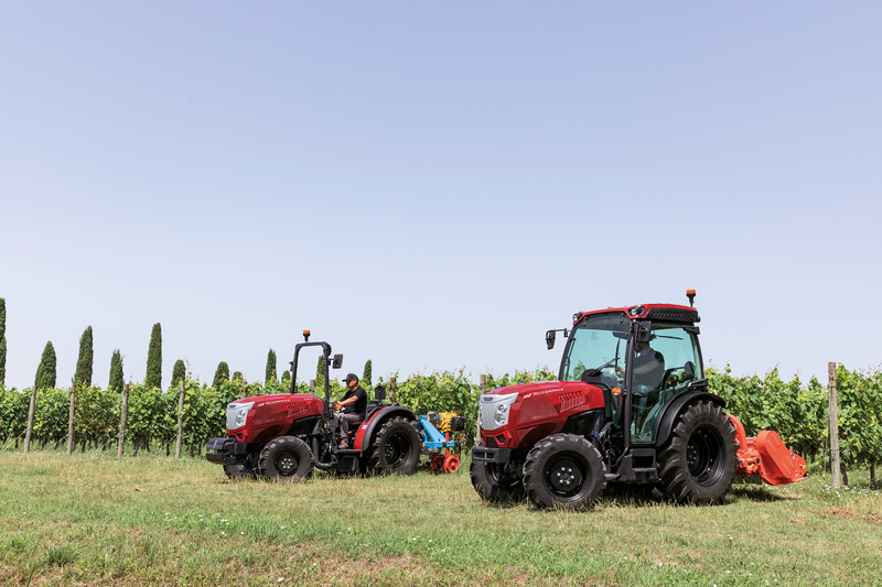 Trator McCormick X4-110F/N CABINADO