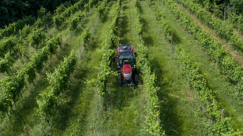 Trator McCormick X4-110F/N CABINADO