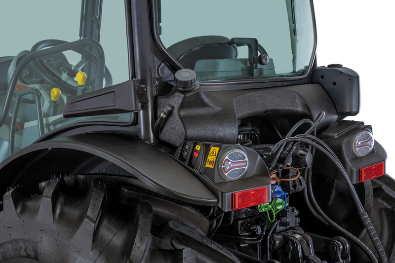 Trator McCormick X4-110F/N CABINADO