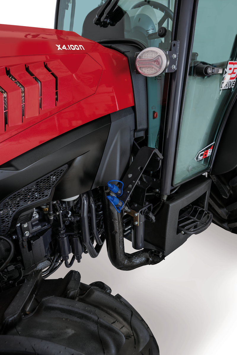 Trator McCormick X4-110F/N CABINADO