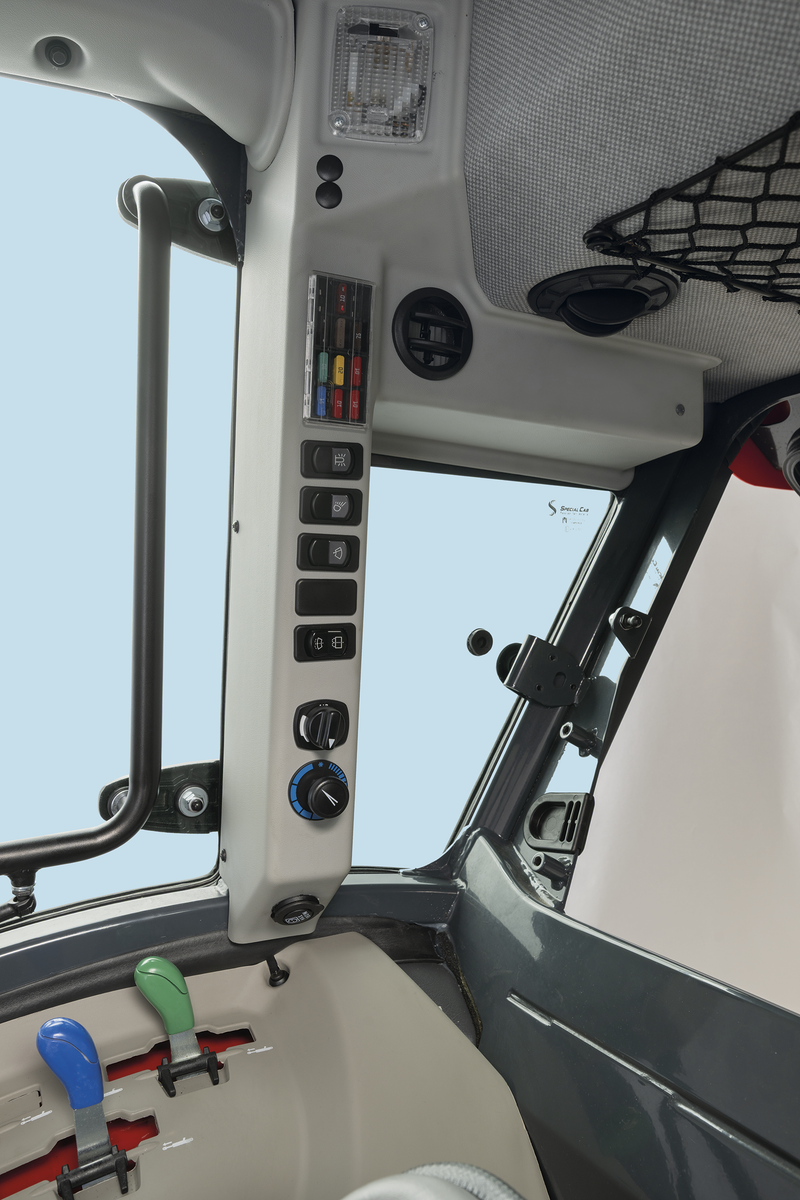 Trator McCormick X3.080F CABINADO LP