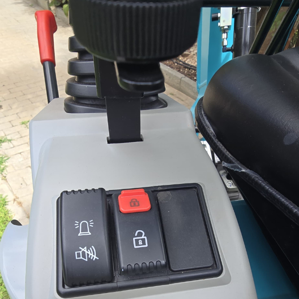 Mini Giratória Neumeier NR18uf