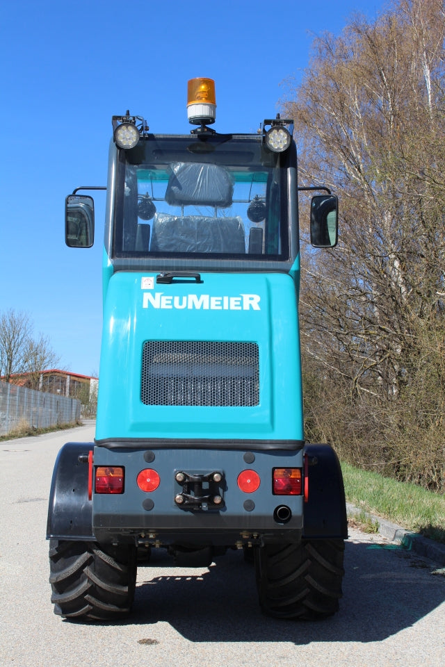 Mini Pá Carregadora NEUMEIER NH 35 Cabinado