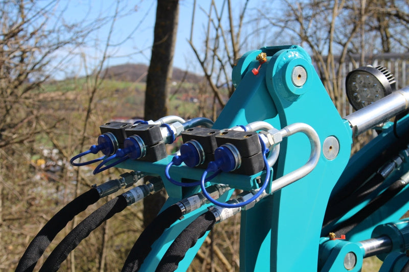 Mini Pá Carregadora NEUMEIER NH 35 Cabinado