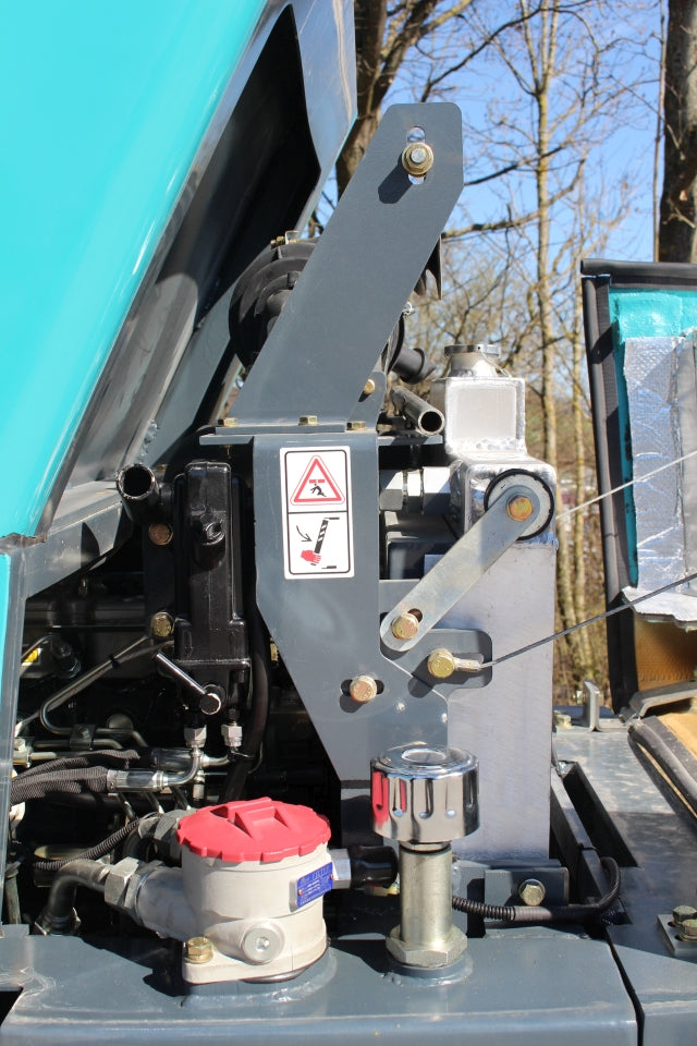 Mini Pá Carregadora NEUMEIER NH 35 Cabinado