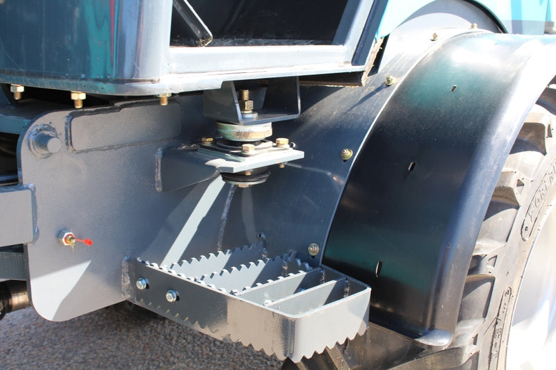 Mini Pá Carregadora NEUMEIER NH 35 Cabinado