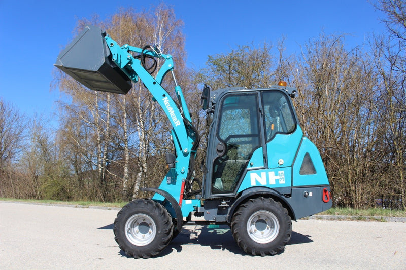 Mini Pá Carregadora NEUMEIER NH 35 Cabinado