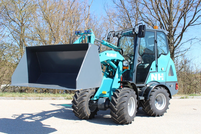 Mini Pá Carregadora NEUMEIER NH 35 Cabinado