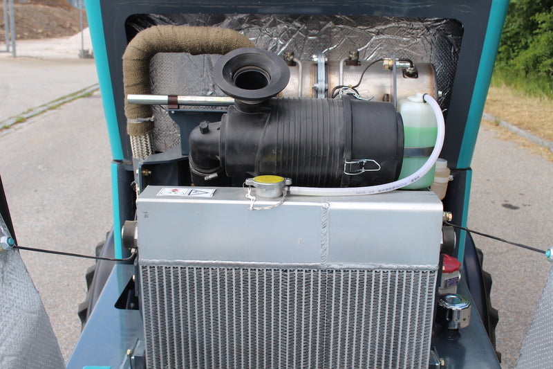 Mini Pá Carregadora NEUMEIER NH 40 Cabinado