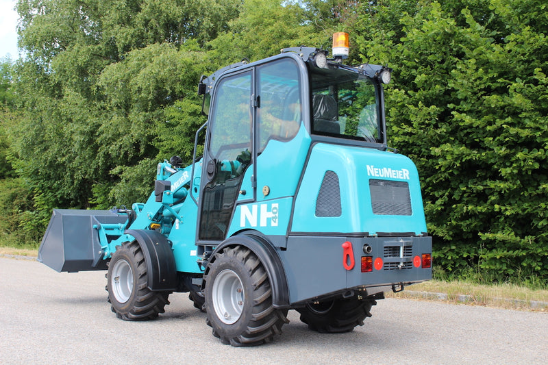 Mini Pá Carregadora NEUMEIER NH 40 Cabinado