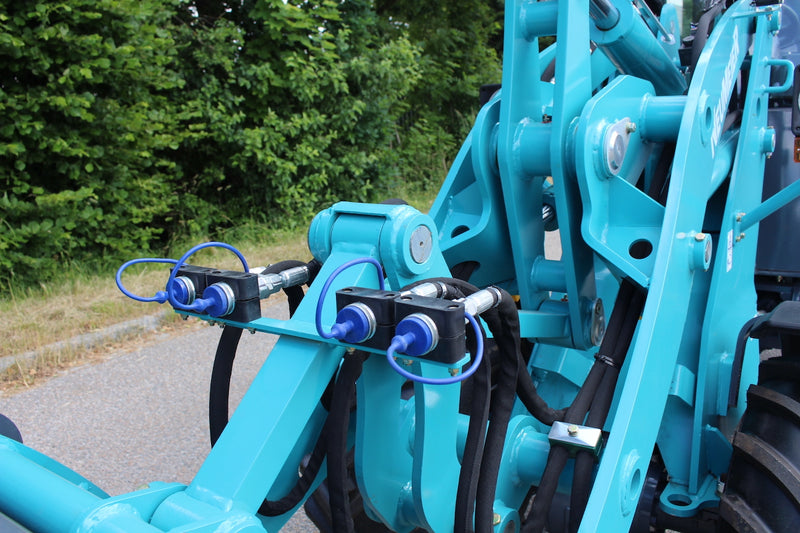 Mini Pá Carregadora NEUMEIER NH 40 Cabinado