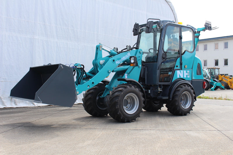 Mini Pá Carregadora NEUMEIER NH 40 Cabinado