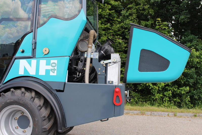 Mini Pá Carregadora NEUMEIER NH 40 Cabinado