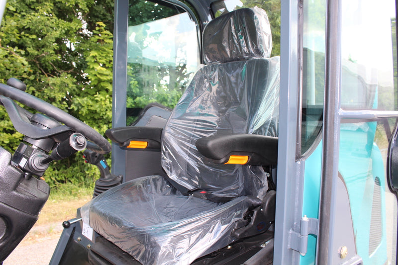 Mini Pá Carregadora NEUMEIER NH 40 Cabinado