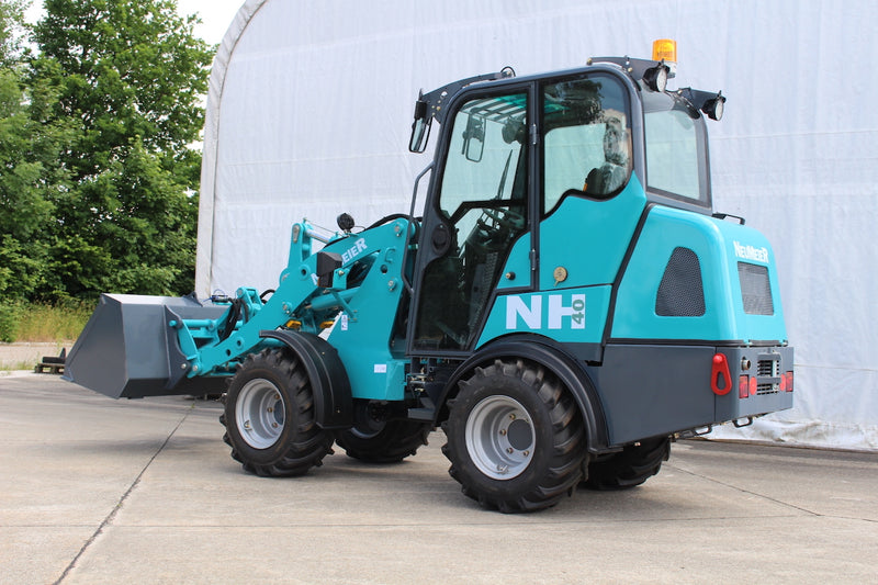 Mini Pá Carregadora NEUMEIER NH 40 Cabinado