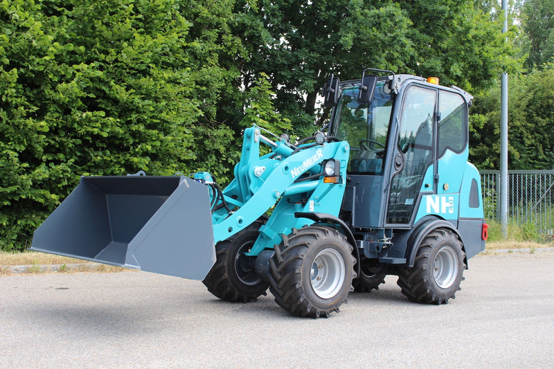 Mini Pá Carregadora NEUMEIER NH 40 Cabinado