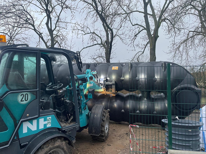 Mini Pá Carregadora NEUMEIER NH 35 Cabinado