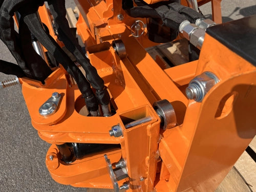 Retroescavadora com deslocamento lateral para tratores de 18-45cv - mod. DRS-1000-T