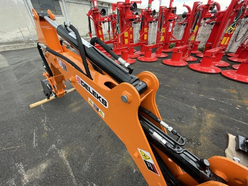 Retroescavadora para tratores a partir de 40cv - mod. DRS-2000